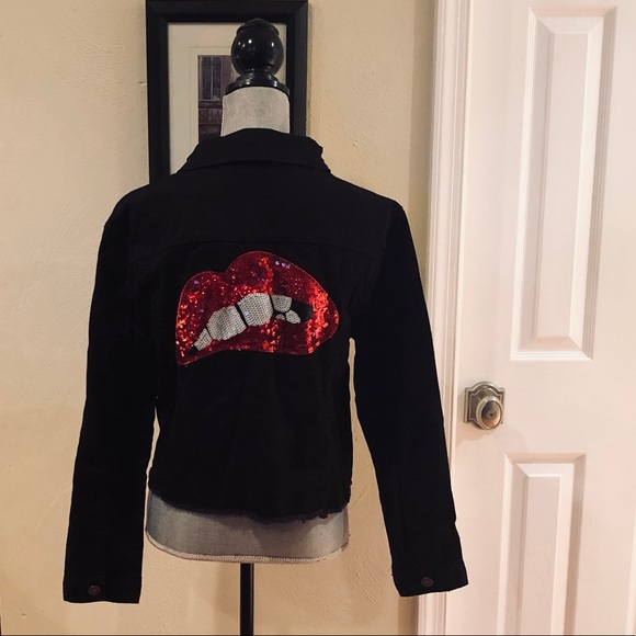💐NWT Black Distressed Denim Jacket/Sequined Lips - Picture 5 of 8